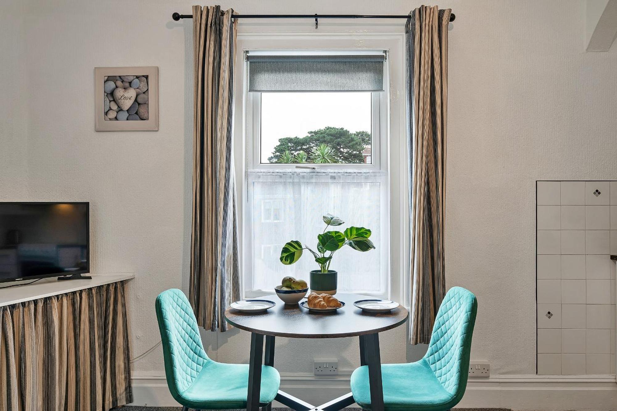 Finest Retreats - Atherfield Apartments No 6 - Tree Tops Paignton Kültér fotó